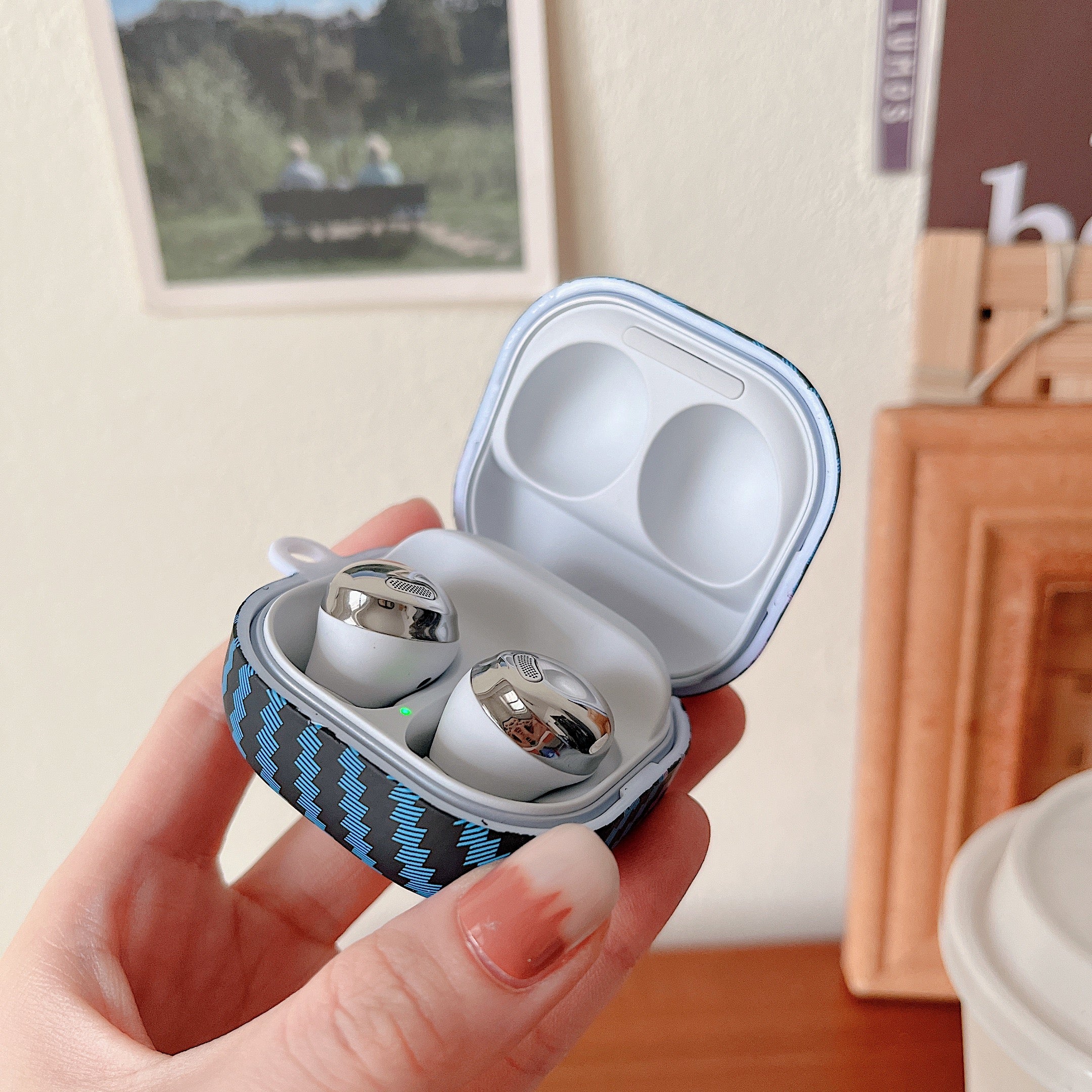 For Samsung Galaxy Buds2 Pro / Buds 2 / Live / Pro Carbon Fiber Texture Bi-color PC Case Earphone Anti-drop Cover For Samsung Galaxy Buds2 Pro / Buds 2 / Live / Pro Carbon Fiber Texture Bi-color PC Case Earphone Anti-drop Cover
